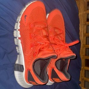 8.5 pretty good condition. I got them at the University of Virginia.